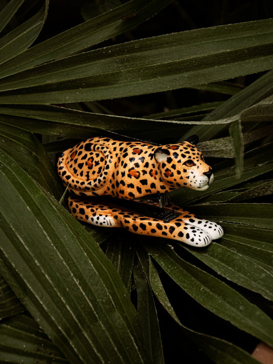 Lying Leopard stapler