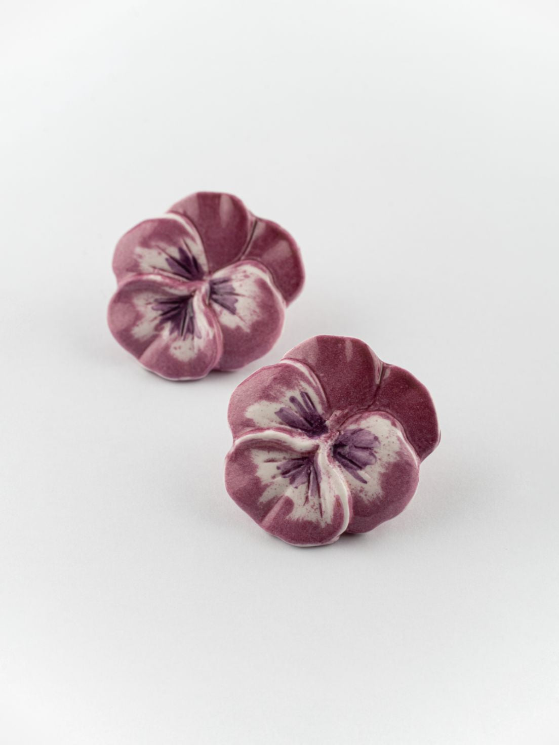 Pansy stud earrings